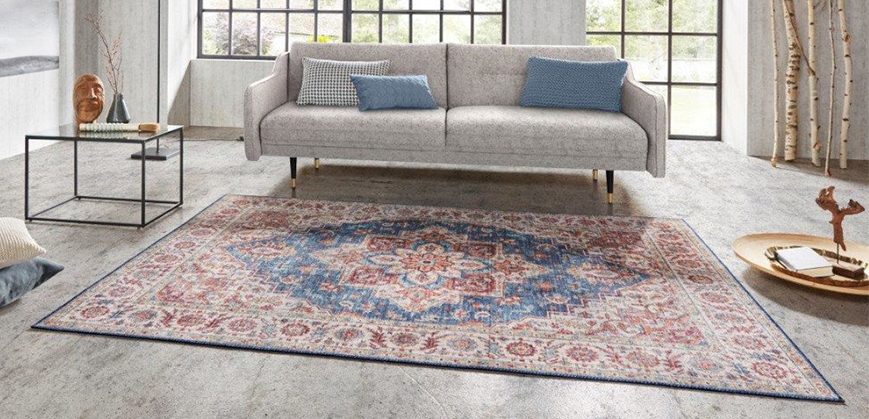 Groot vintage tapijt in rood-blauw