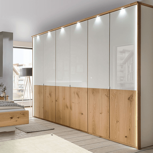 Draaideurkast in hoogglans en houtlook